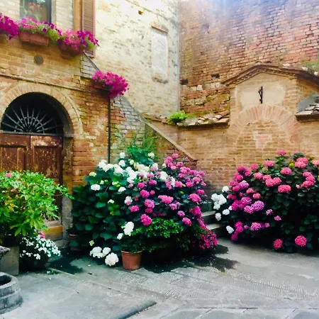 Appartamento Casa Prisca Nel Borgo Antico *
