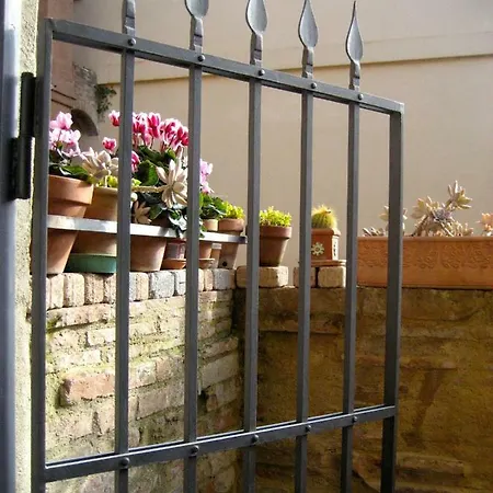 Appartamento Casa Prisca Nel Borgo Antico *
